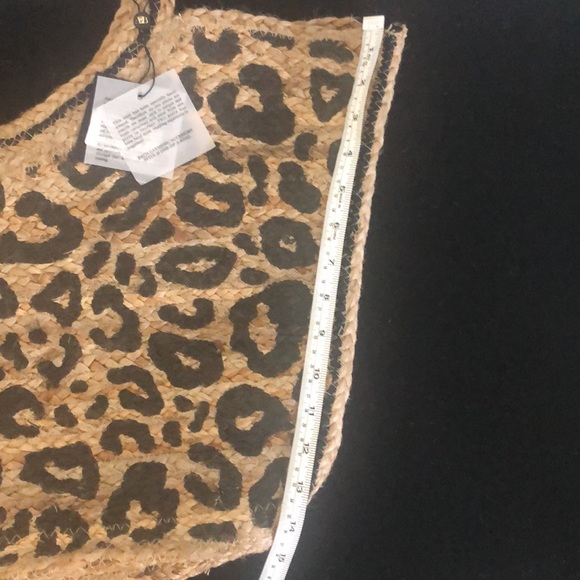 America & Beyond Leopard Print Yule XL Tote Bag W/ Tassel NWT - Picture 15 of 16